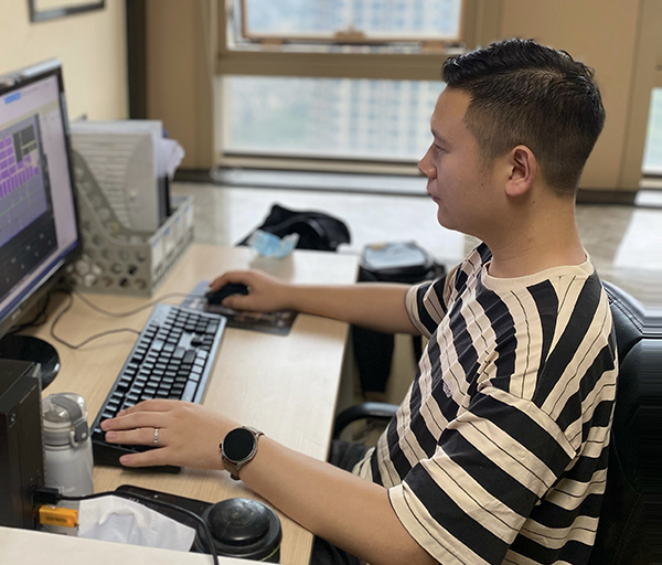 唐粵-敢于放(fàng)棄，敢于從(cóng)零到(dào)一(yī)的(de)轉變